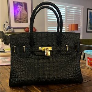 Luxurious Black Crocodile Pattern Satchel